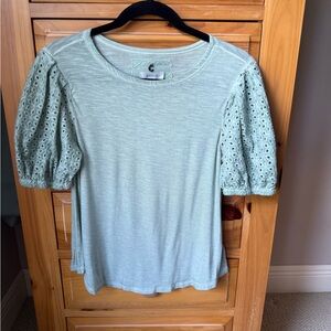 Cupio Women's Light Green Eyelet Sleeve Blouse